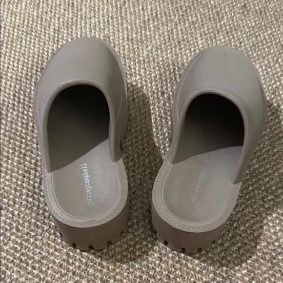 Jeffrey Campbell Taupe Platform Clogs NWOT - Picture 4 of 8